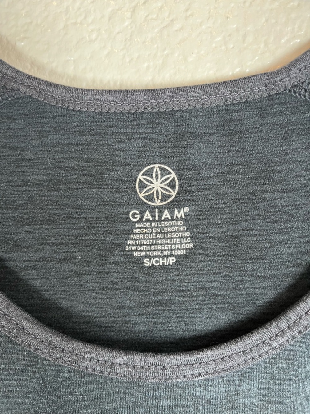 GAIAM Women's Charcoal Gray Athletic Tank - Sleeveless Scoop Neck SM - Picture 3 of 7
